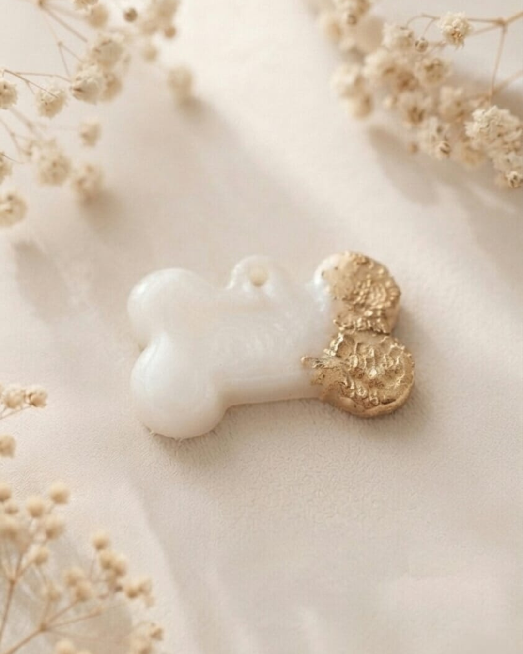 Chapa Personalizada Blanca y Dorada